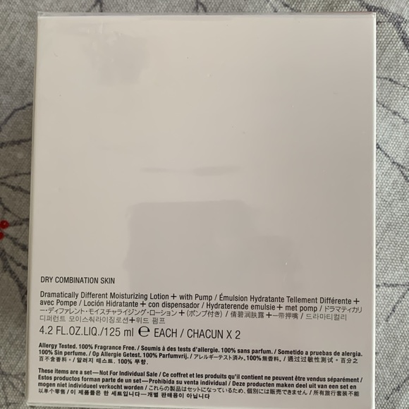 Dramatically Different Moisturizing Lotion+™ 4.2 oz X 2 - Picture 2 of 3